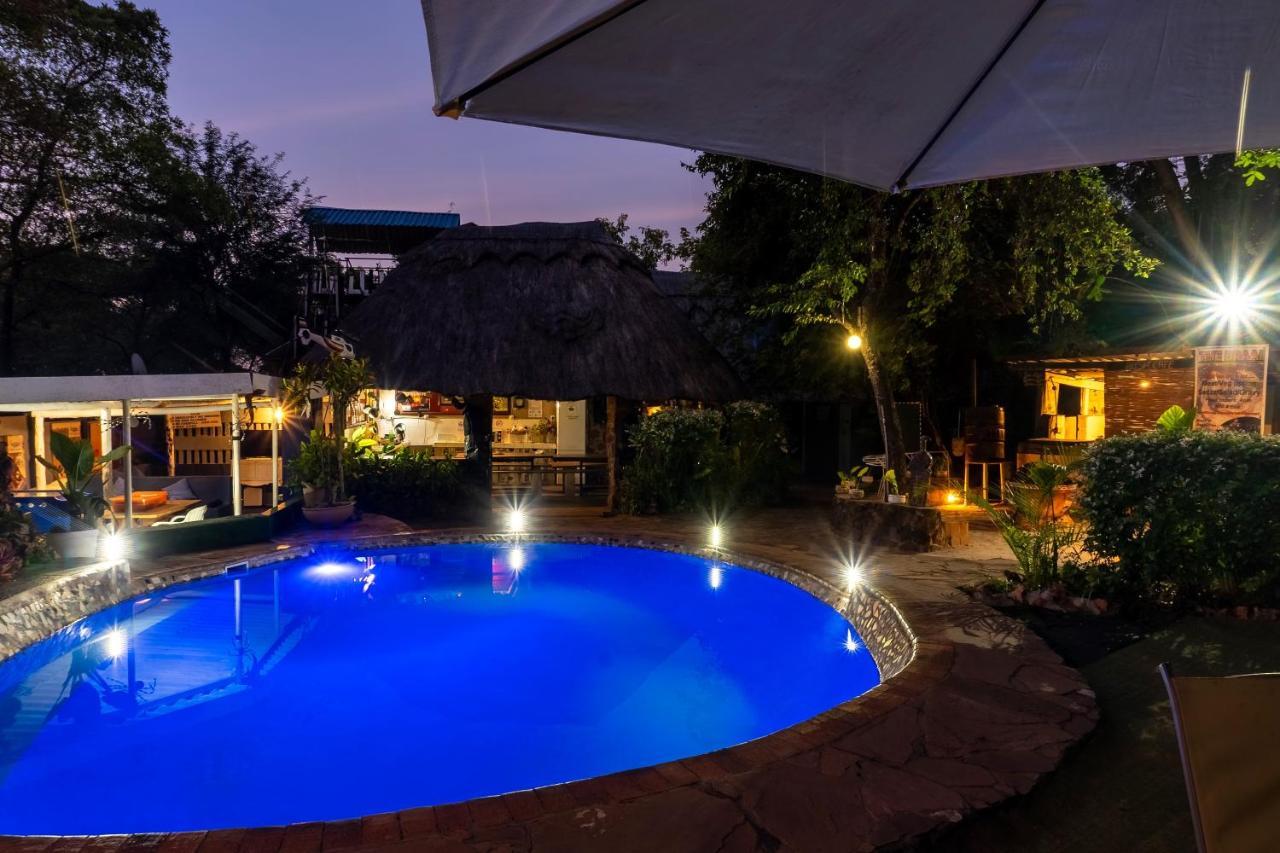 Victoria Falls Backpackers Lodge- Camp Sites Bagian luar foto