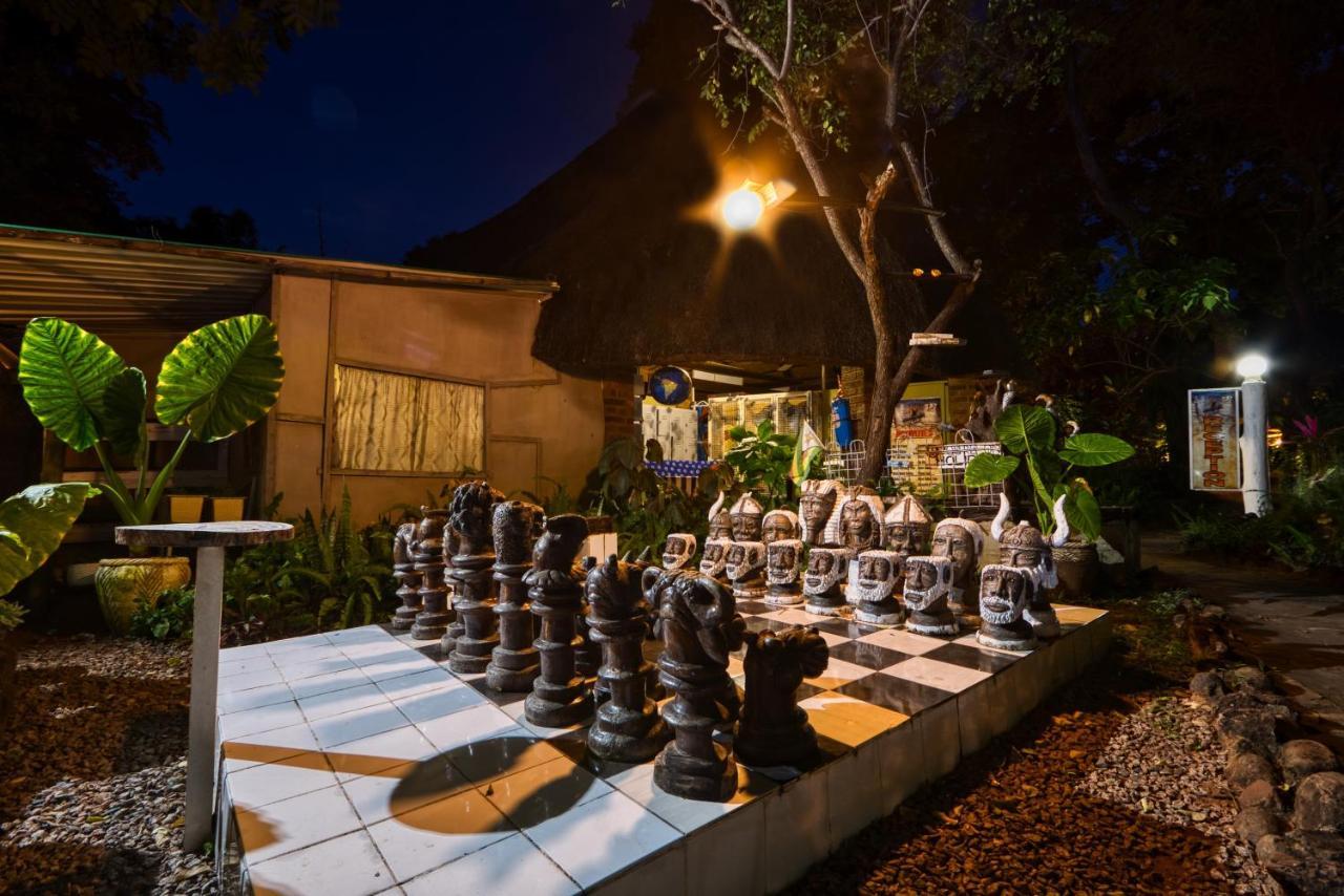 Victoria Falls Backpackers Lodge- Camp Sites Bagian luar foto