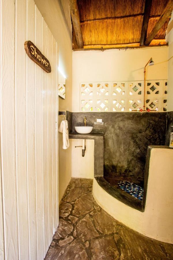Victoria Falls Backpackers Lodge- Camp Sites Bagian luar foto
