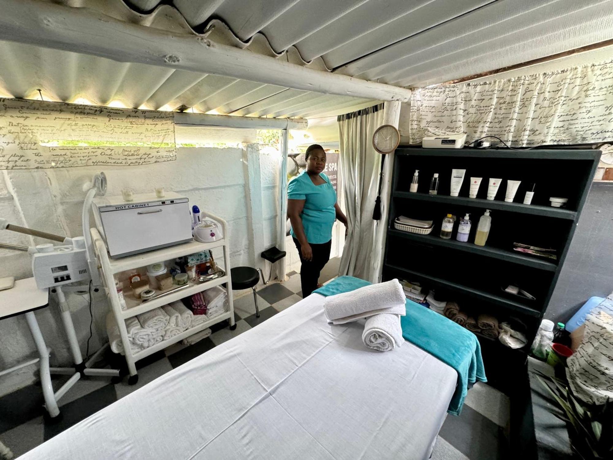 Victoria Falls Backpackers Lodge- Camp Sites Bagian luar foto