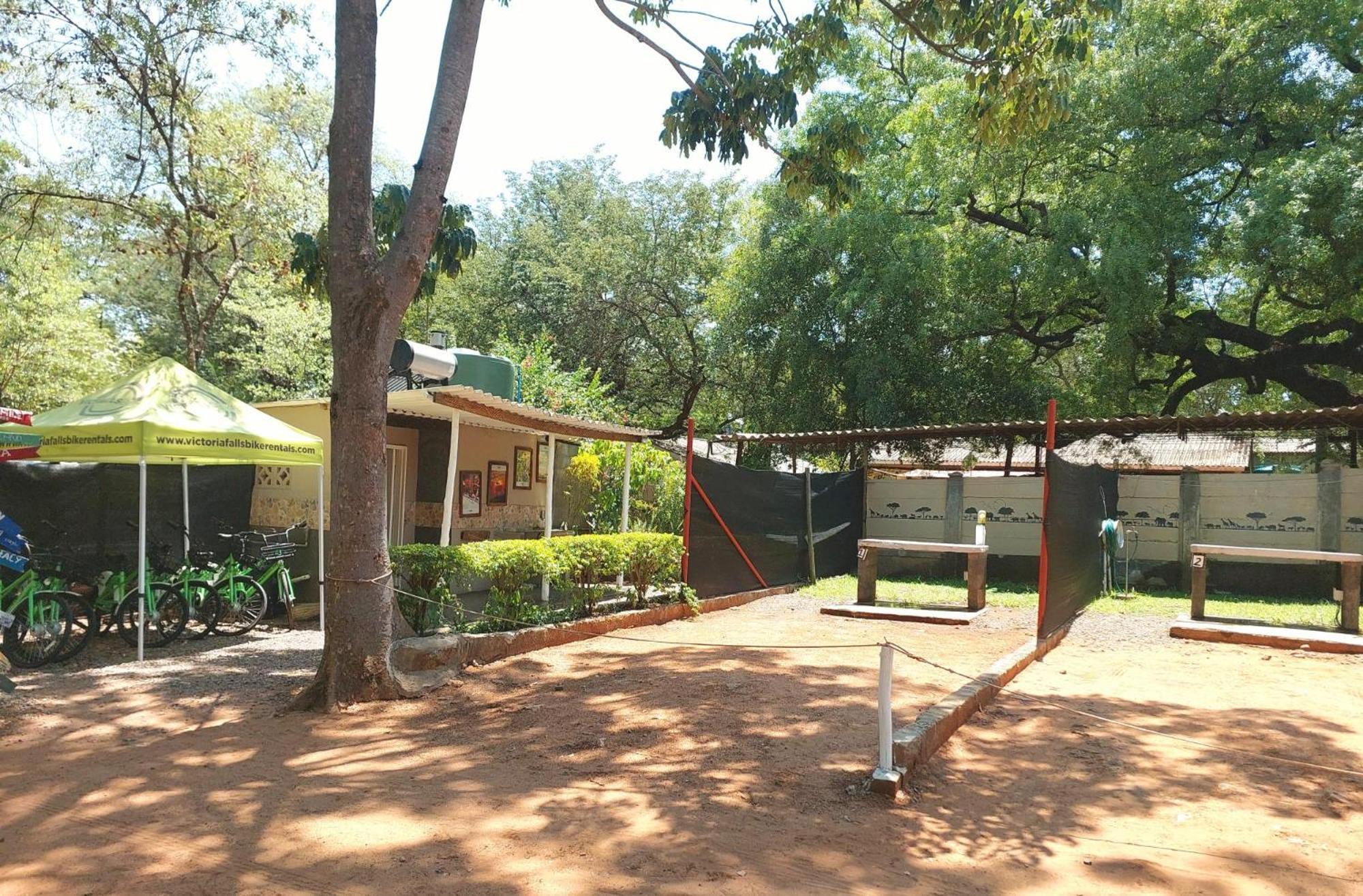 Victoria Falls Backpackers Lodge- Camp Sites Bagian luar foto