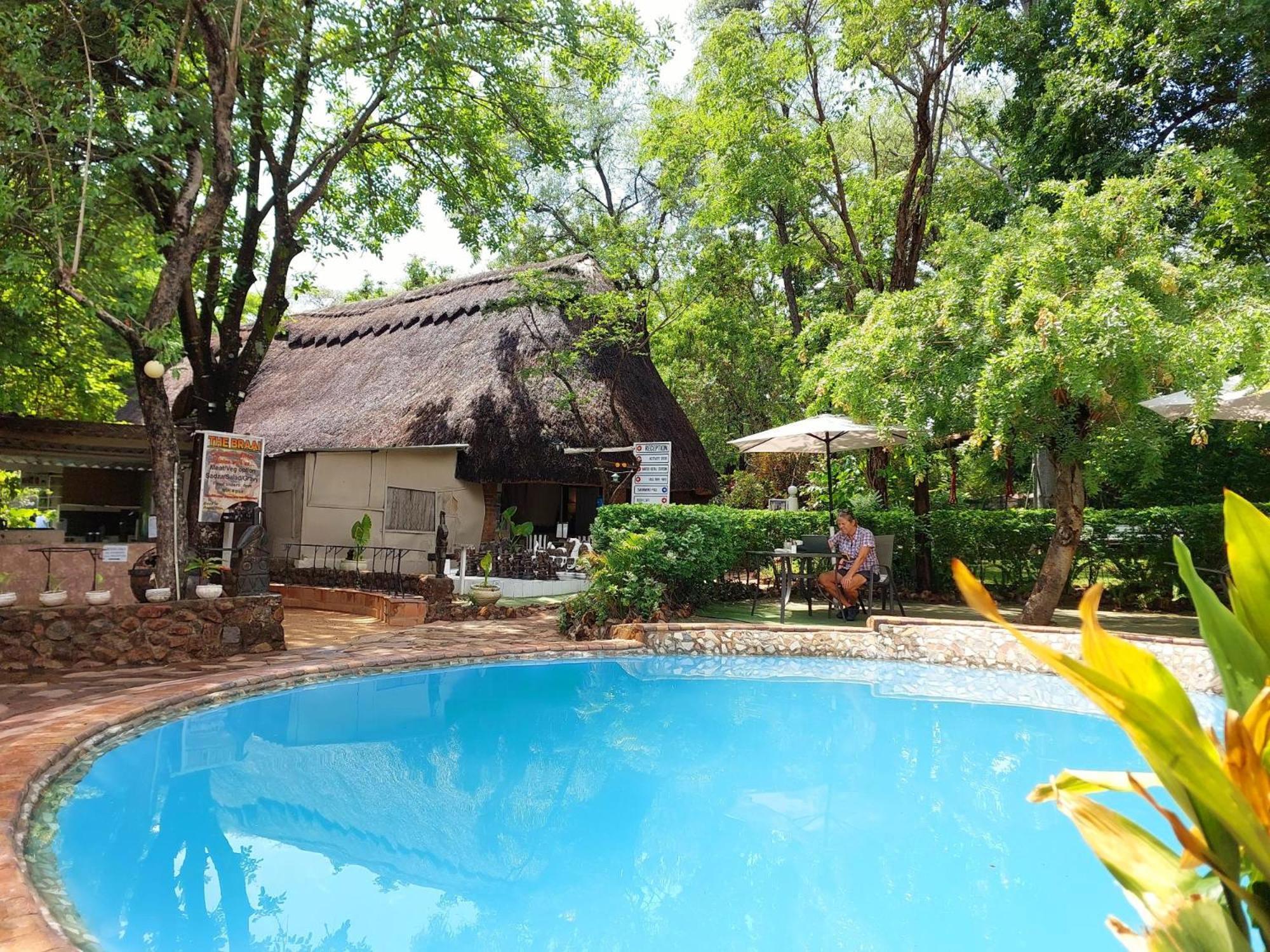 Victoria Falls Backpackers Lodge- Camp Sites Bagian luar foto