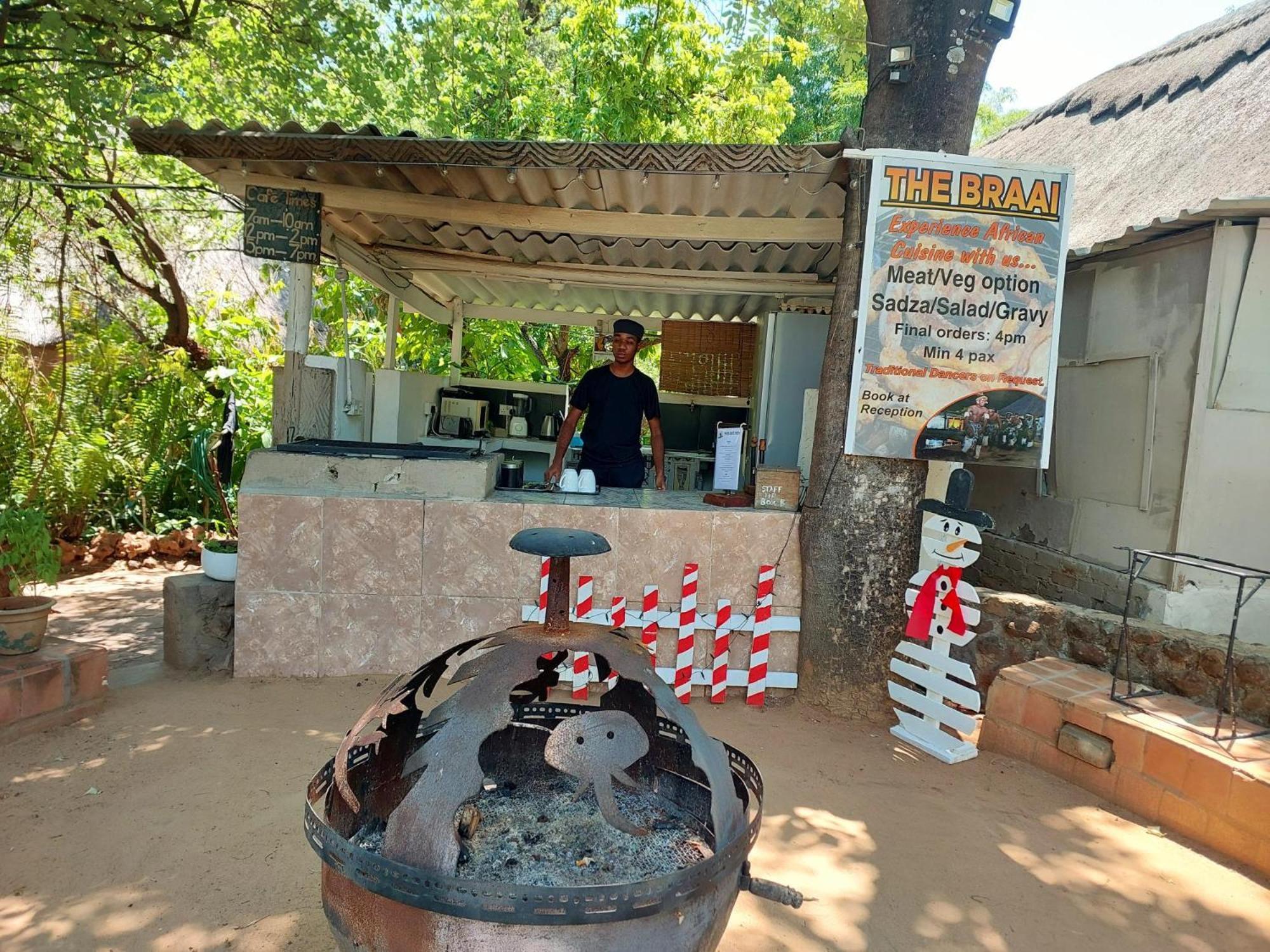 Victoria Falls Backpackers Lodge- Camp Sites Bagian luar foto