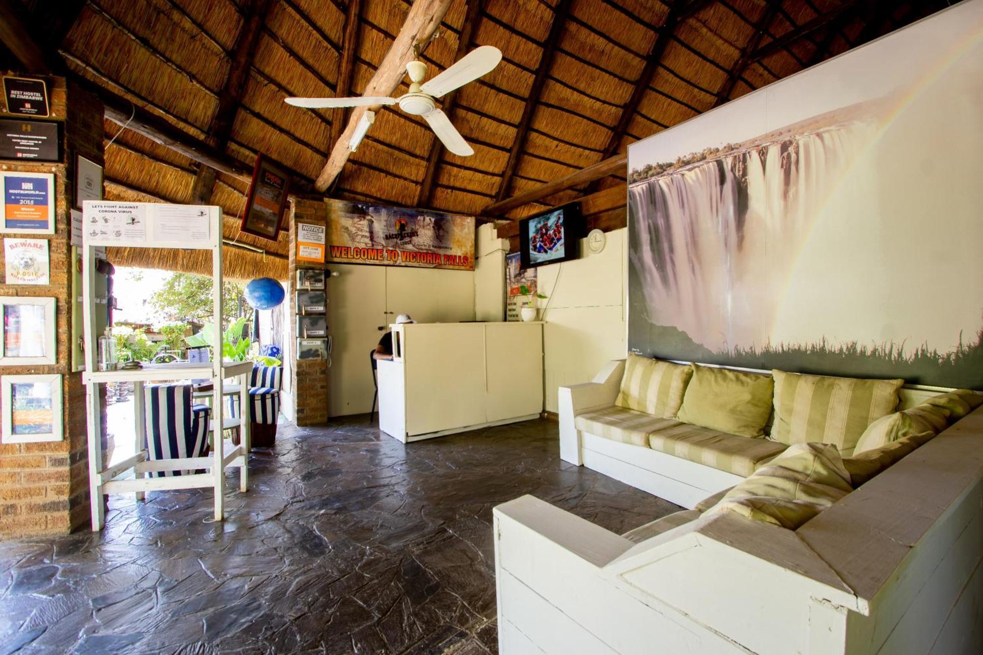 Victoria Falls Backpackers Lodge- Camp Sites Bagian luar foto