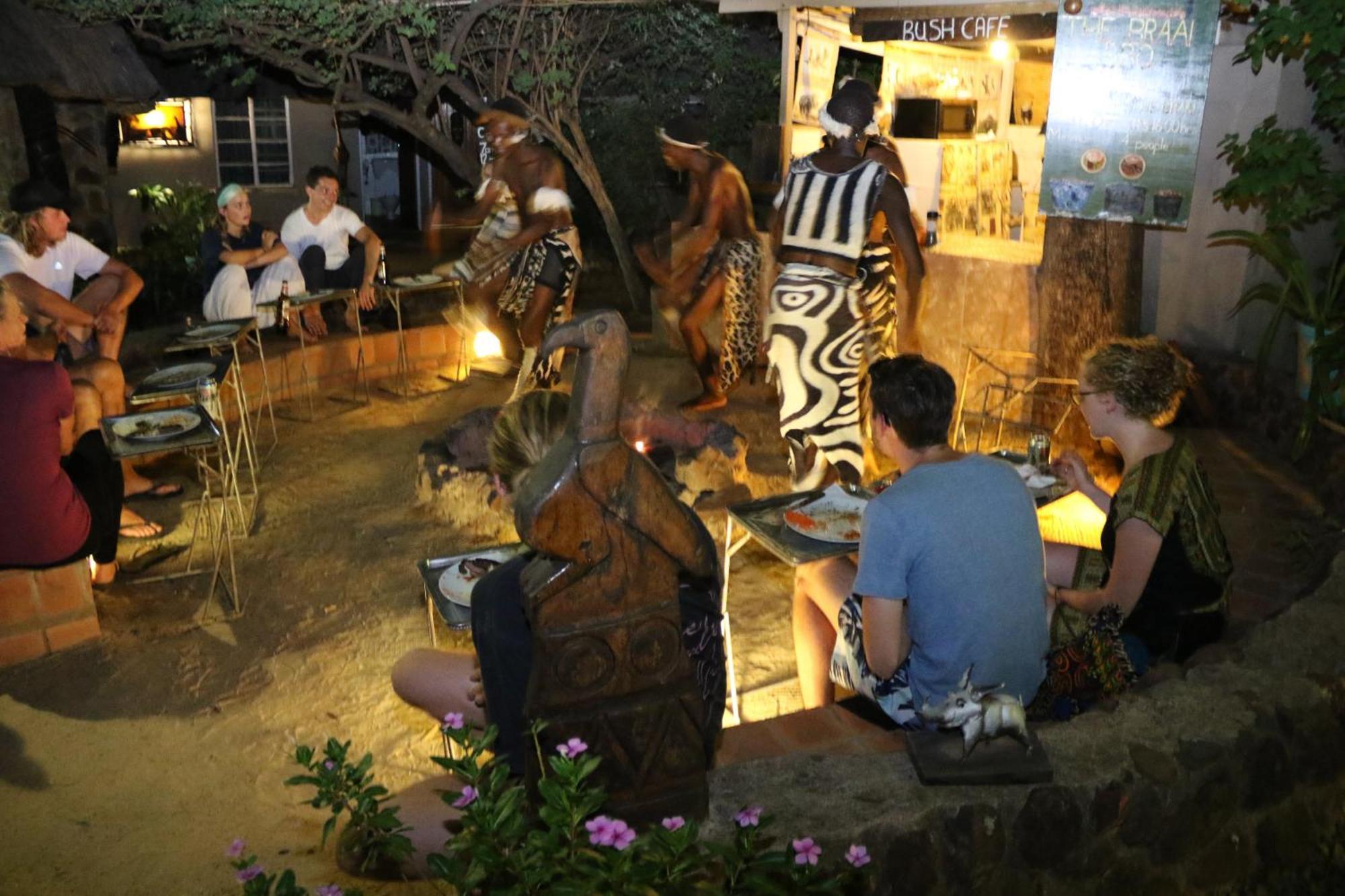 Victoria Falls Backpackers Lodge- Camp Sites Bagian luar foto
