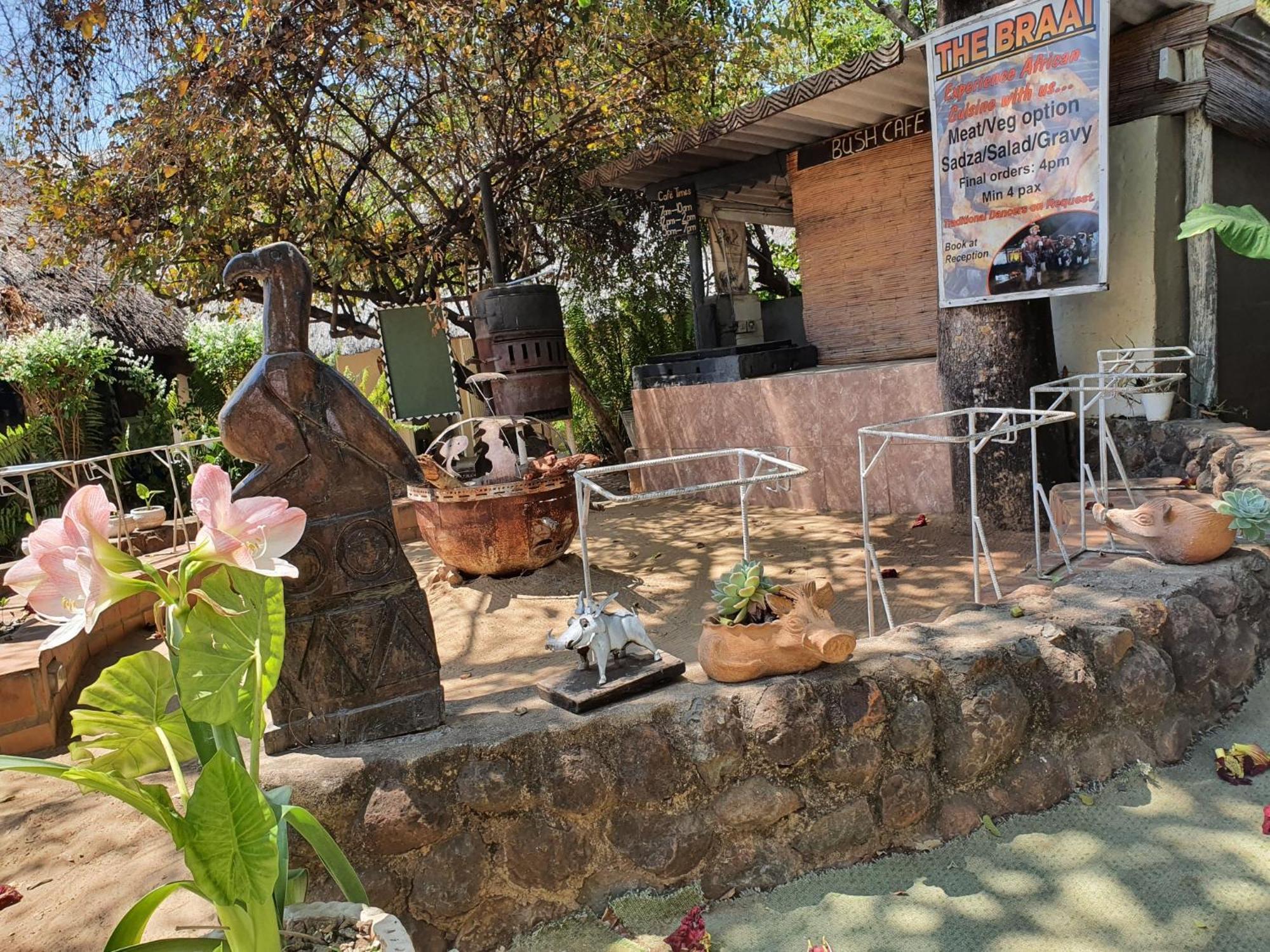 Victoria Falls Backpackers Lodge- Camp Sites Bagian luar foto